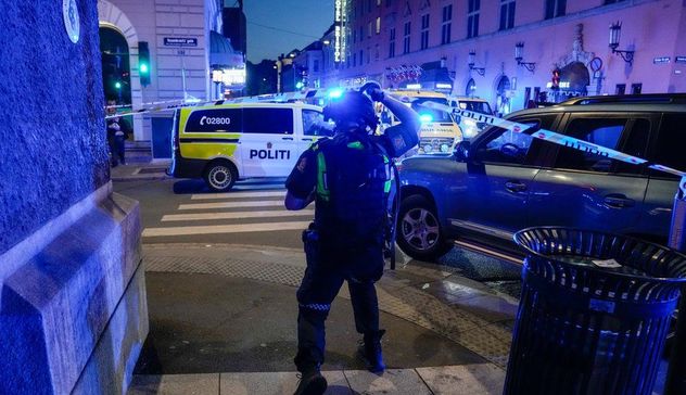 Sparatoria in un locale gay di Oslo, due morti e 14 feriti. Una persona arrestata