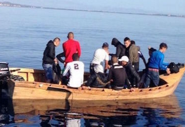 Sbarcati 16 migranti nel sud Sardegna: 15 uomini e una minorenne 