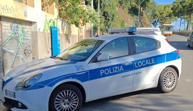 Cagliari. Frasi sui social contro polizia locale: denunciato 41enne 