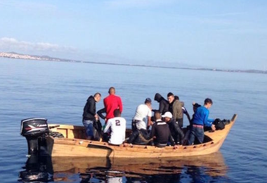 Migranti: in 56 sbarcano a Sant’Antioco, tra loro 7 donne e 5 minori 