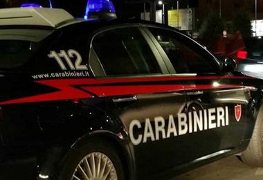 Cagliari. Ingaggiano lite notturna e vengono trovati con merce rubata dai carabinieri intervenuti