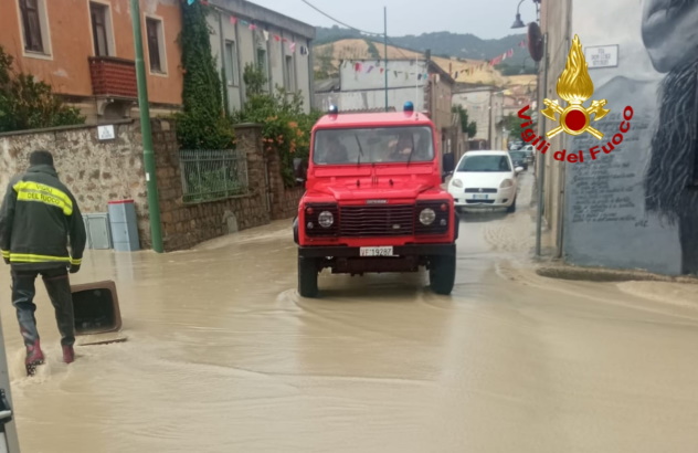 Ondata di maltempo nel Cagliaritano e provincia, numerosi gli interventi dei Vigili del Fuoco