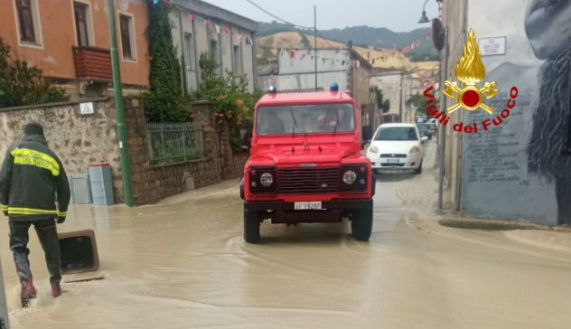 Ondata di maltempo nel Cagliaritano e provincia, numerosi gli interventi dei Vigili del Fuoco
