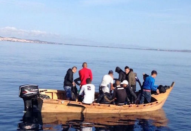 Sbarcati 15 migranti in spiaggia a Sant'Antioco