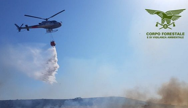 La Sardegna continua a bruciare: oggi 16 incendi 