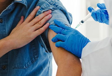 Vaccini: al via le prenotazioni dei bivalenti Covid in Sardegna 