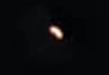 Ufo. Avvistamento a Uta: “Abbiamo notato un oggetto volante di colore arancio molto brillante”