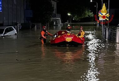 Alluvione nelle Marche: ritrovato lo zainetto di Mattia. Il papà: “La speranza non la lascio mai”