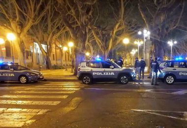 Cagliari. Lite e coltellate in pieno centro: ferito un giovane 