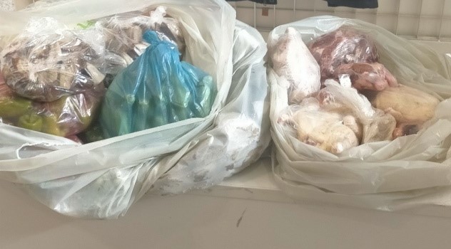 Sequestrati 80 chili di cibo in decomposizione pronto per la vendita a due senegalesi e a una egiziana