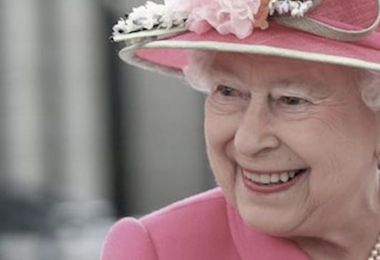 Elisabetta, il certificato di morte: la regina è deceduta per vecchiaia